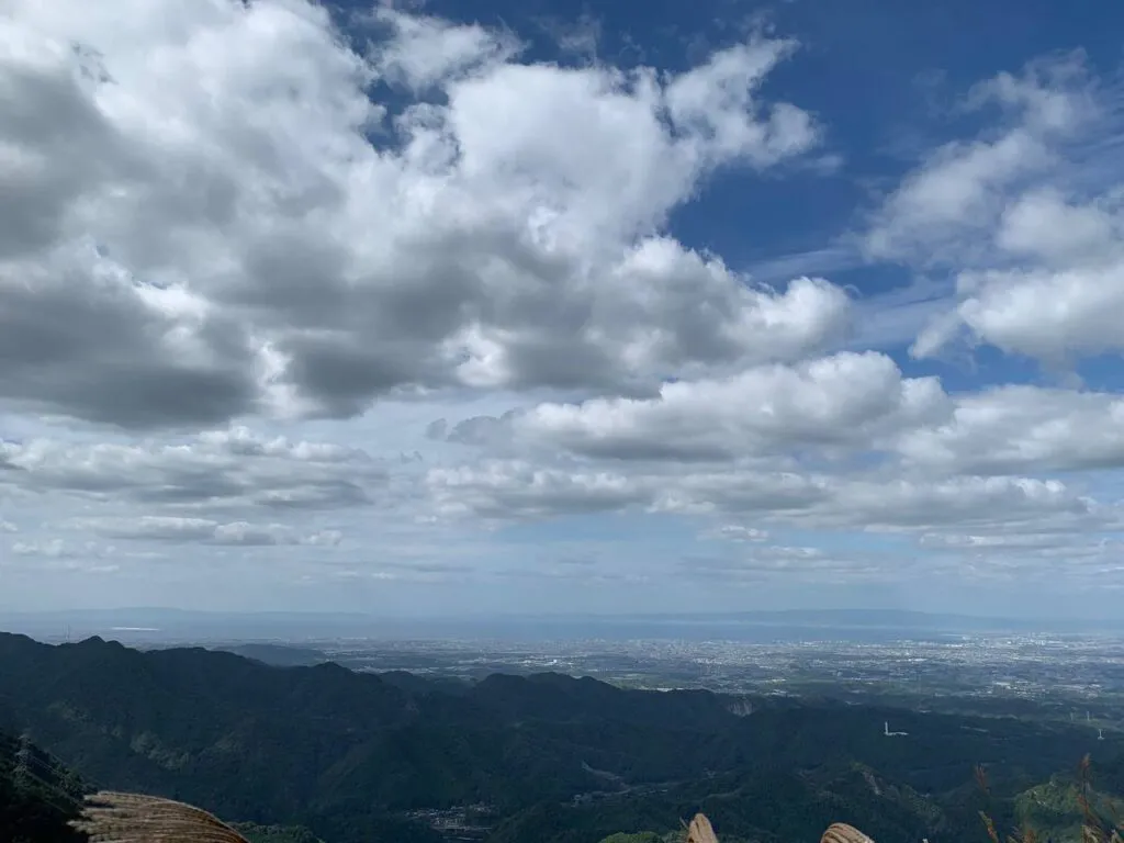 【登山日記】展望も最高で秋のススキを楽しめる大阪・岩湧山