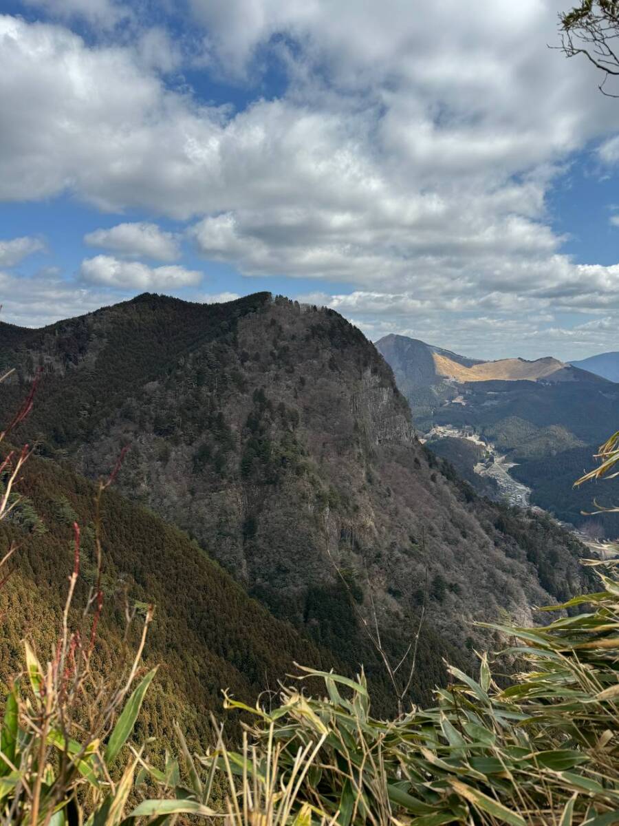 【登山活動】曽爾高原を見下ろせる山容がカッコいい山『鎧岳』『兜岳』