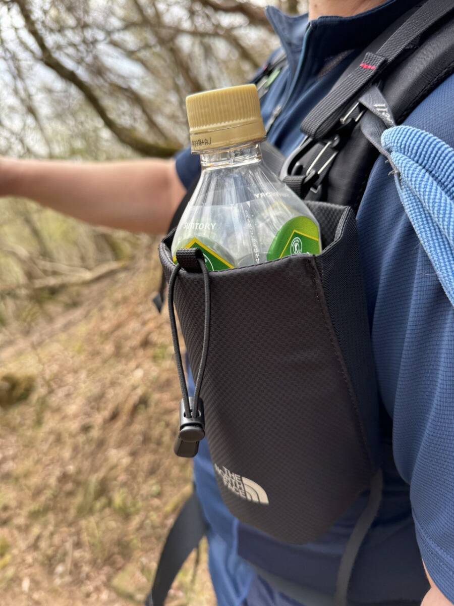 【登山グッズ】ノースフェイスのボトルポケットをレビュー、登山中に飲みやすく便利