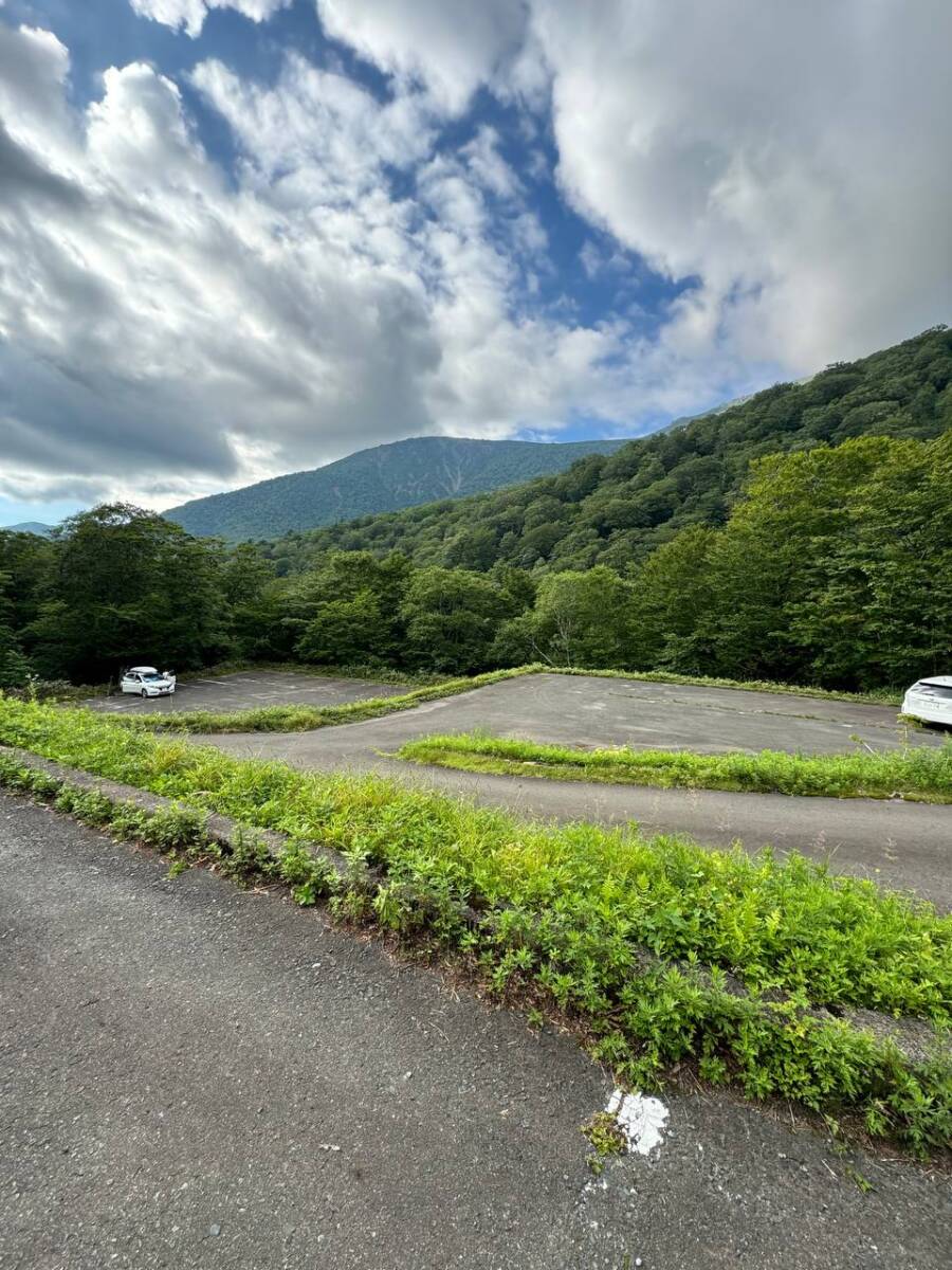 日本百名山の岩手県「早池峰山」は絶景広がる広大な景色