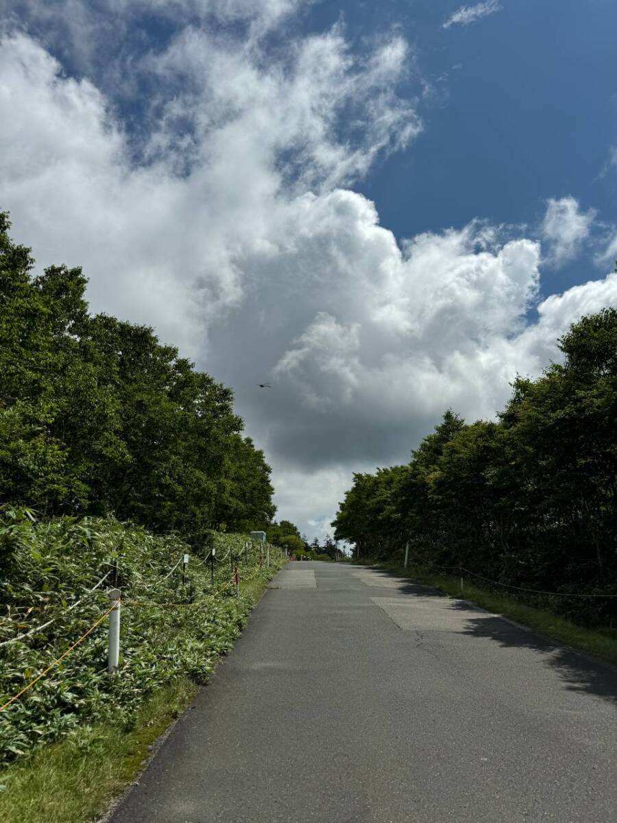 日本百名山の岩手県「早池峰山」は絶景広がる広大な景色