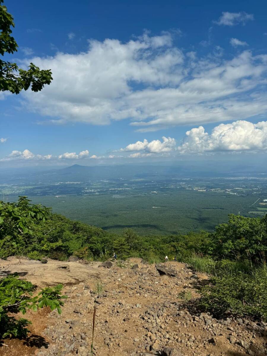 日本百名山「岩手山」大迫力の火口・長い登山道に色んな景色が見れる