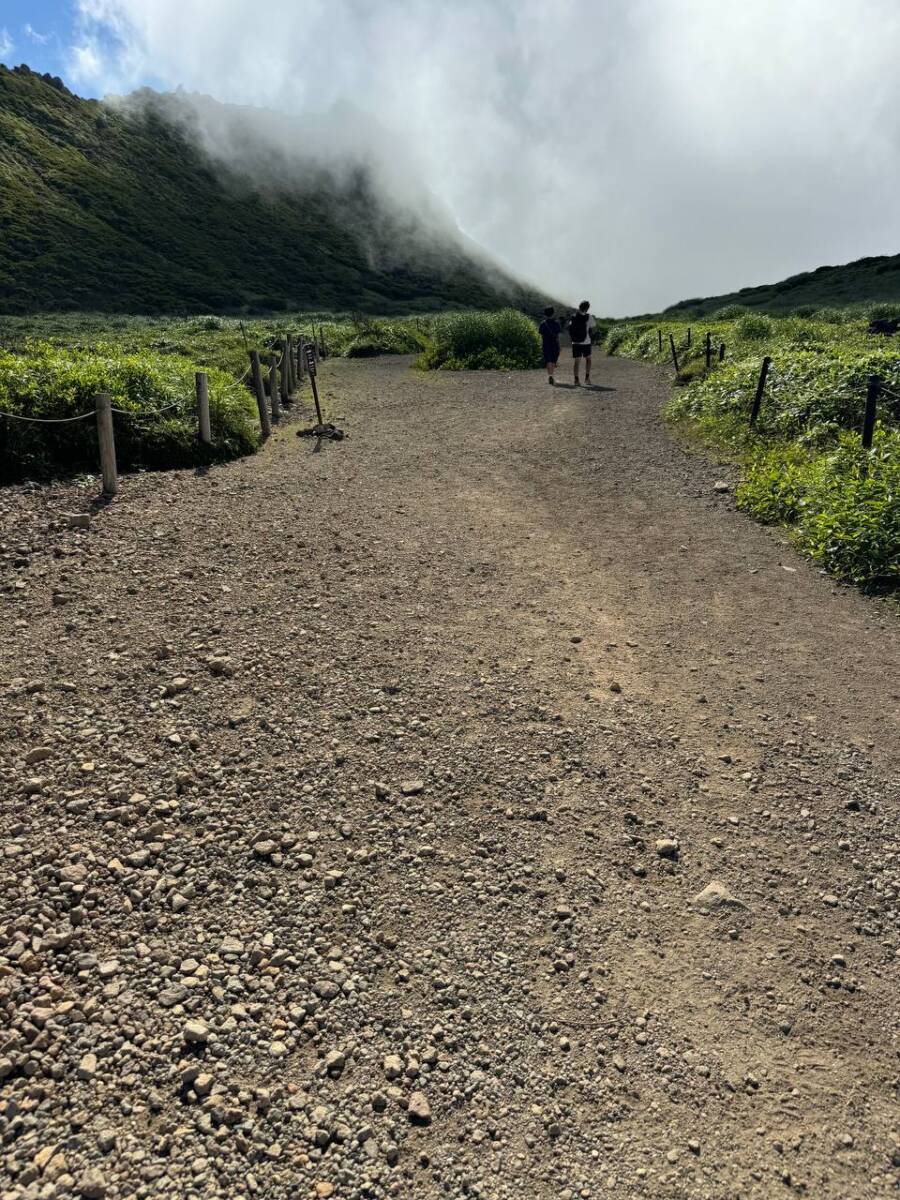 壮大な光景が広がるくじゅう連山の主峰「久住山」は火山と草原が広がる景色