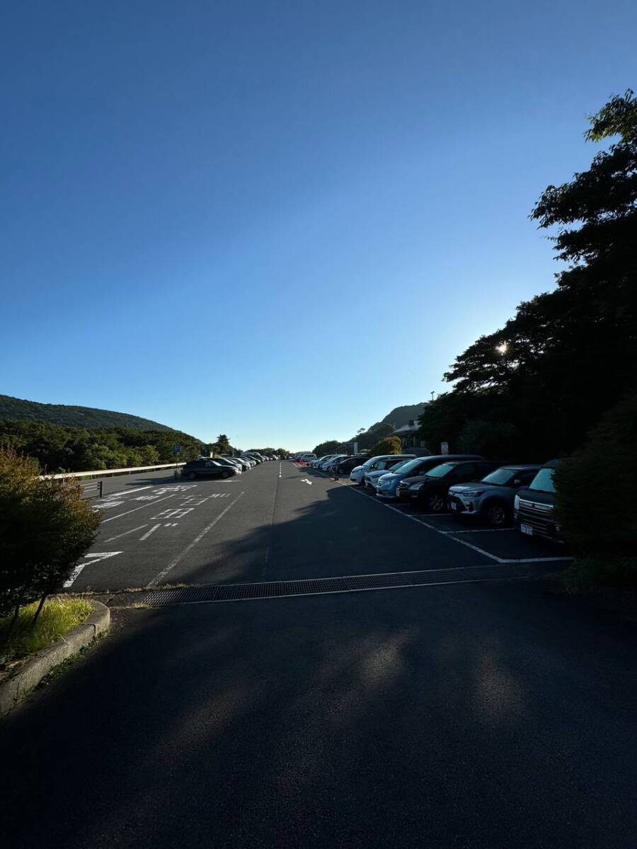 壮大な光景が広がるくじゅう連山の主峰「久住山」は火山と草原が広がる景色