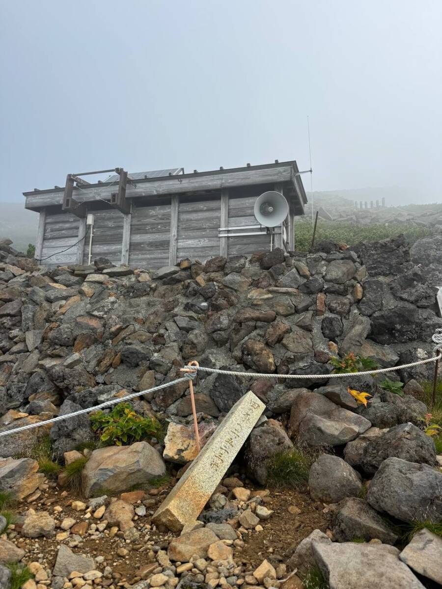 異様で壮大な光景が広がる3000m峰の霊山 『御嶽山』