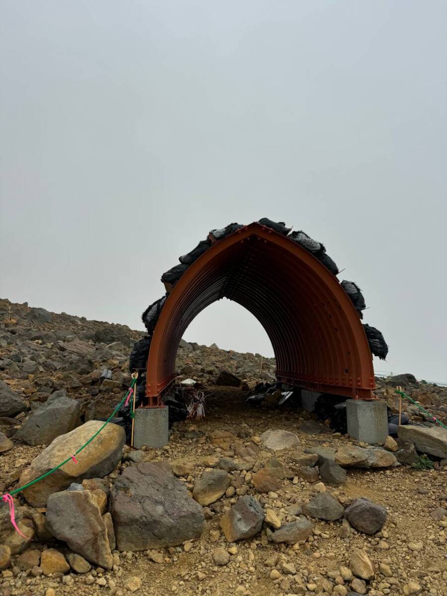 異様で壮大な光景が広がる3000m峰の霊山 『御嶽山』