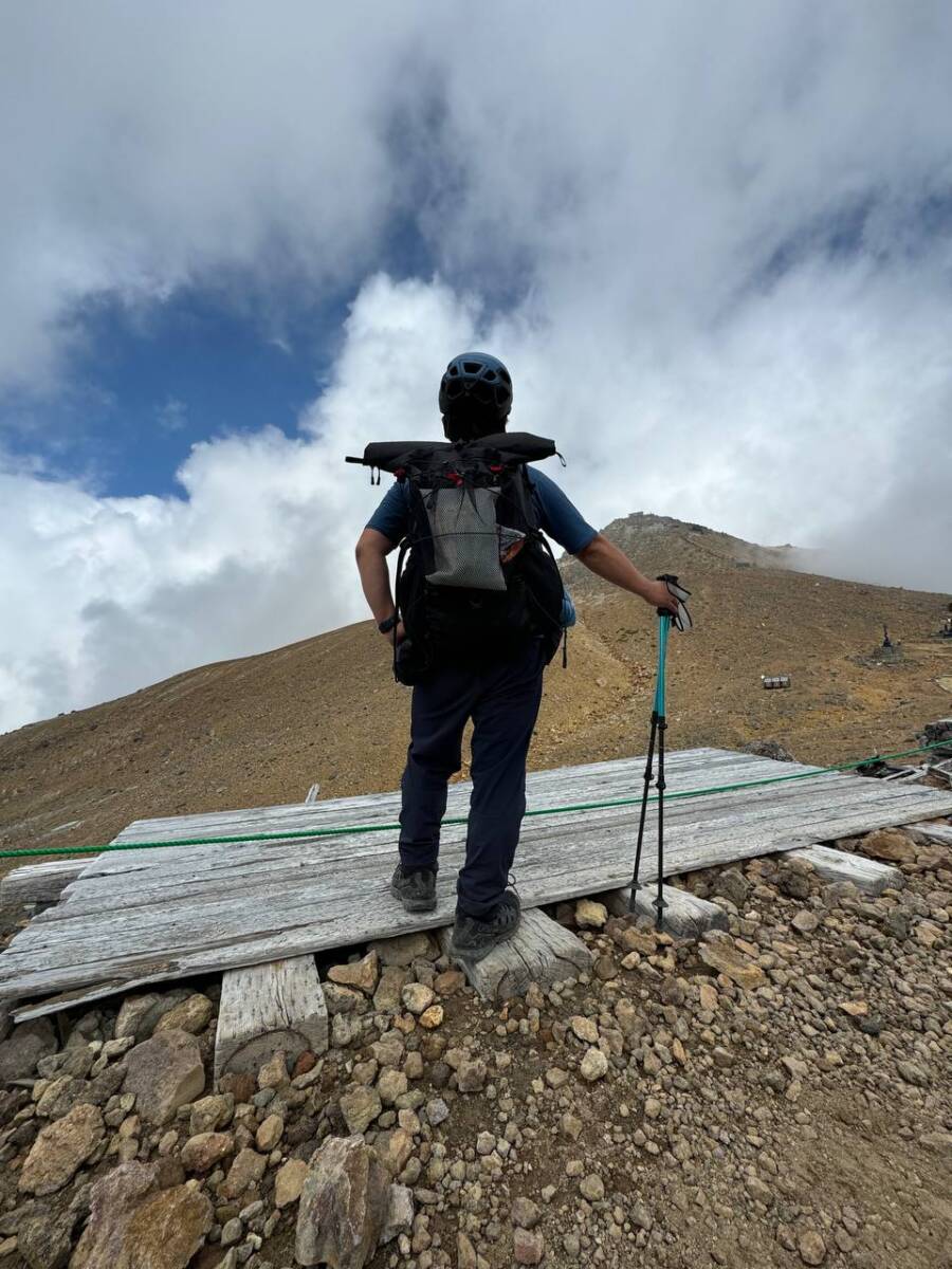 異様で壮大な光景が広がる3000m峰の霊山 『御嶽山』