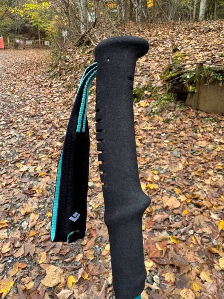 ブラックダイヤモンド「Distance Carbon Z」折り畳みで超軽量な