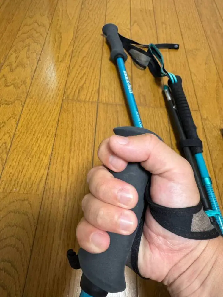ブラックダイヤモンド「Distance Carbon Z」折り畳みで超軽量な