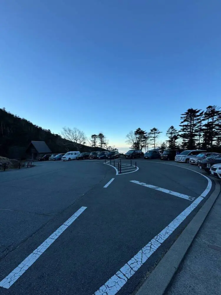 富士山を見ながらお手軽に絶景ハイクが楽しめる百名山 『金峰山