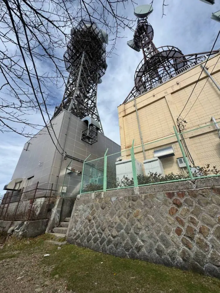 山頂から間近に富士山の大展望が楽しめる日本二百名山『三ツ峠