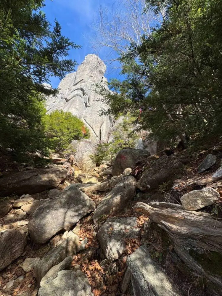 花崗岩の岩峰が特異な景観を見せる日本百名山「瑞牆山」に登りました