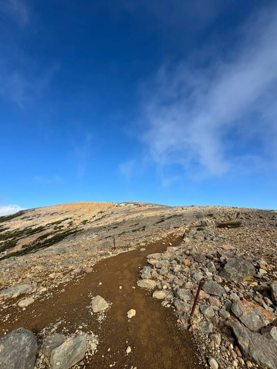 山頂から見下ろす五色沼「魔女の瞳」が絶景だった山『一切経山』