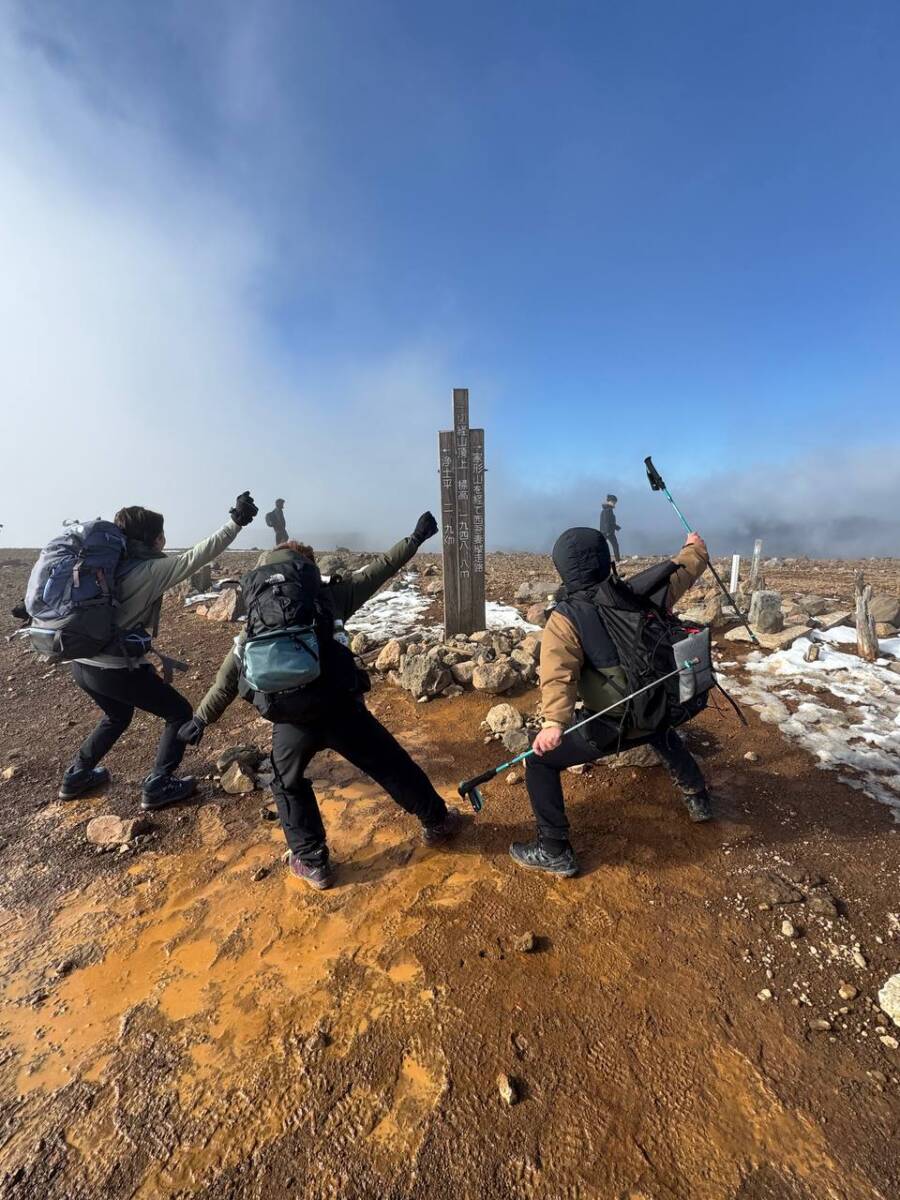 山頂から見下ろす五色沼「魔女の瞳」が絶景だった山『一切経山』