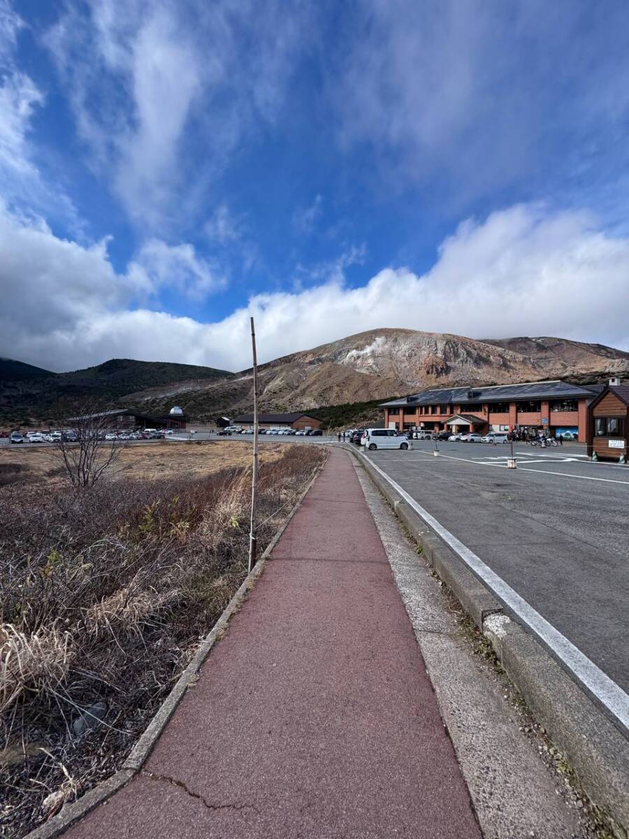 山頂から見下ろす五色沼「魔女の瞳」が絶景だった山『一切経山』