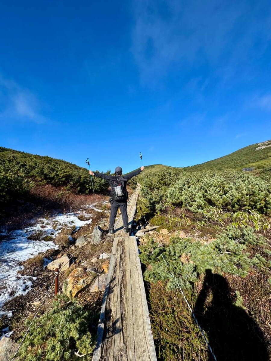 山頂から見下ろす五色沼「魔女の瞳」が絶景だった山『一切経山』