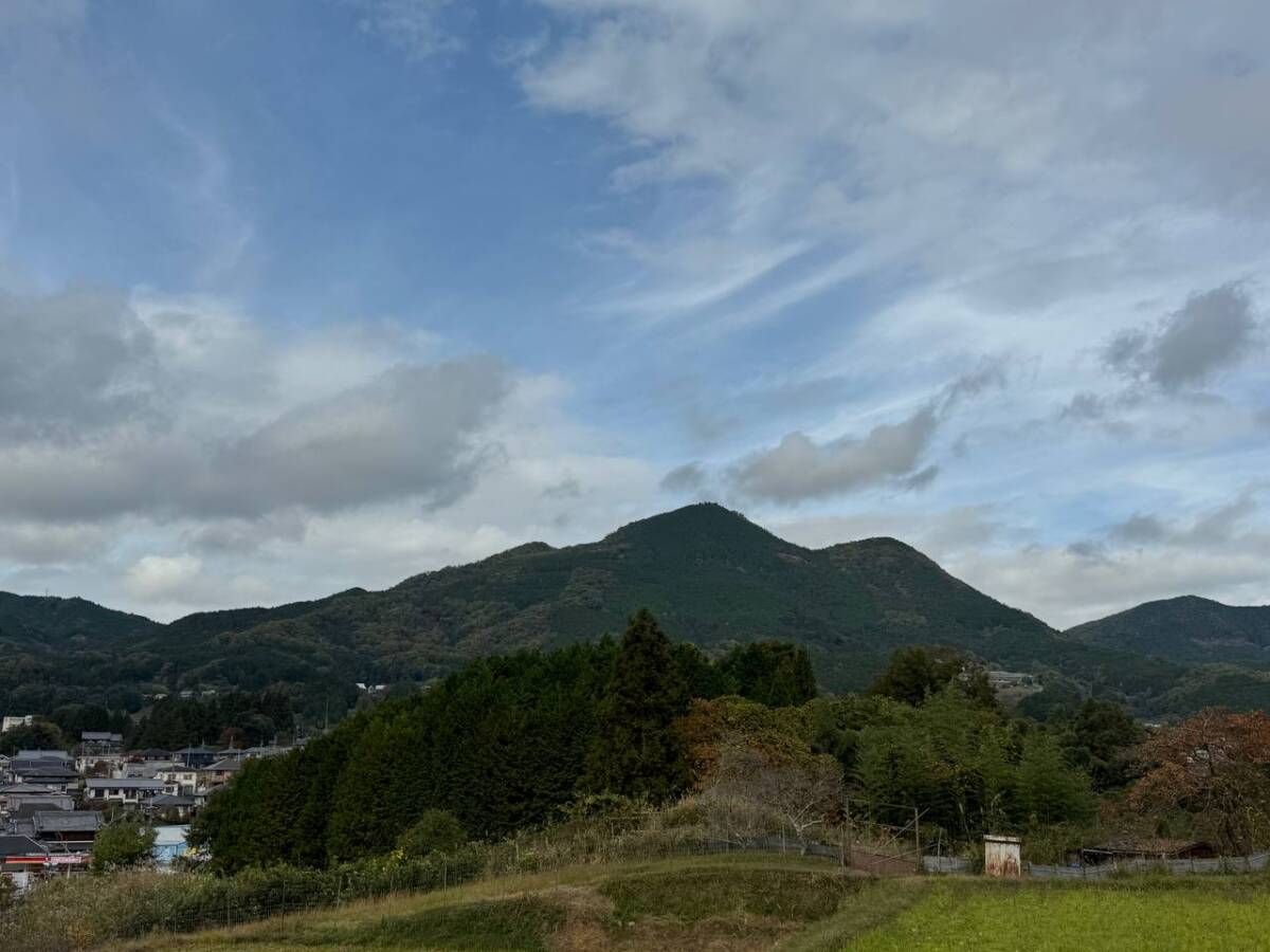 奈良県宇陀市の大和富士とも呼ばれる山容美しい山『額井岳』