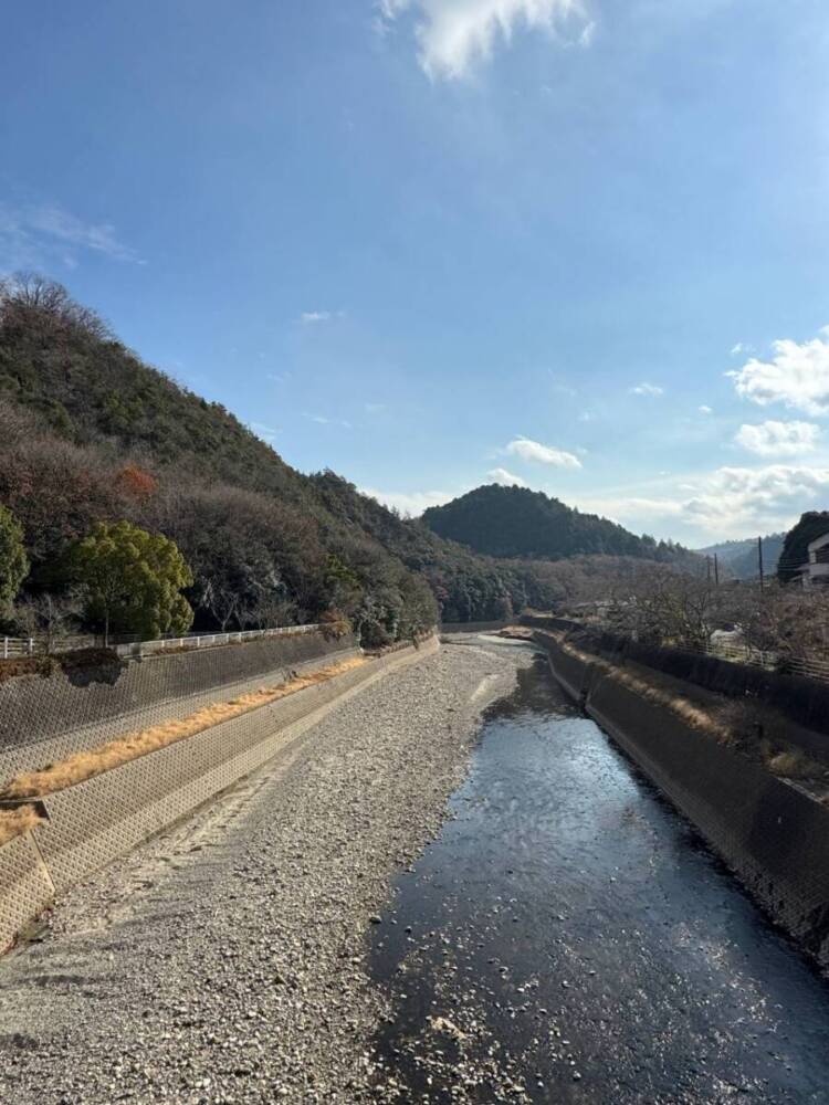 山頂からは須磨アルプスや淡路島が見える丹上山地の主峰「帝釈山」