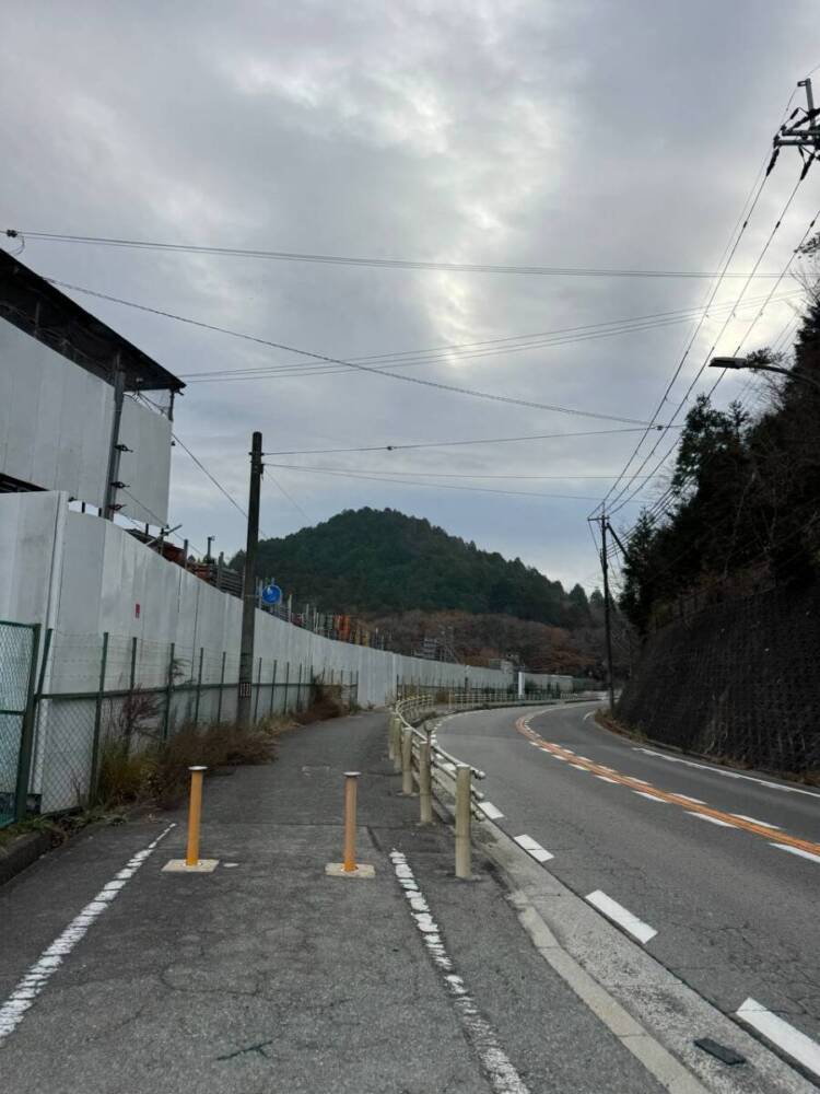 山頂からは須磨アルプスや淡路島が見える丹上山地の主峰「帝釈山」