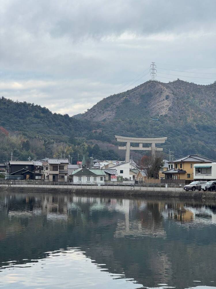 大人気の播磨アルプス、絶景の稜線を歩ける楽しいハイキング 『高御位山』