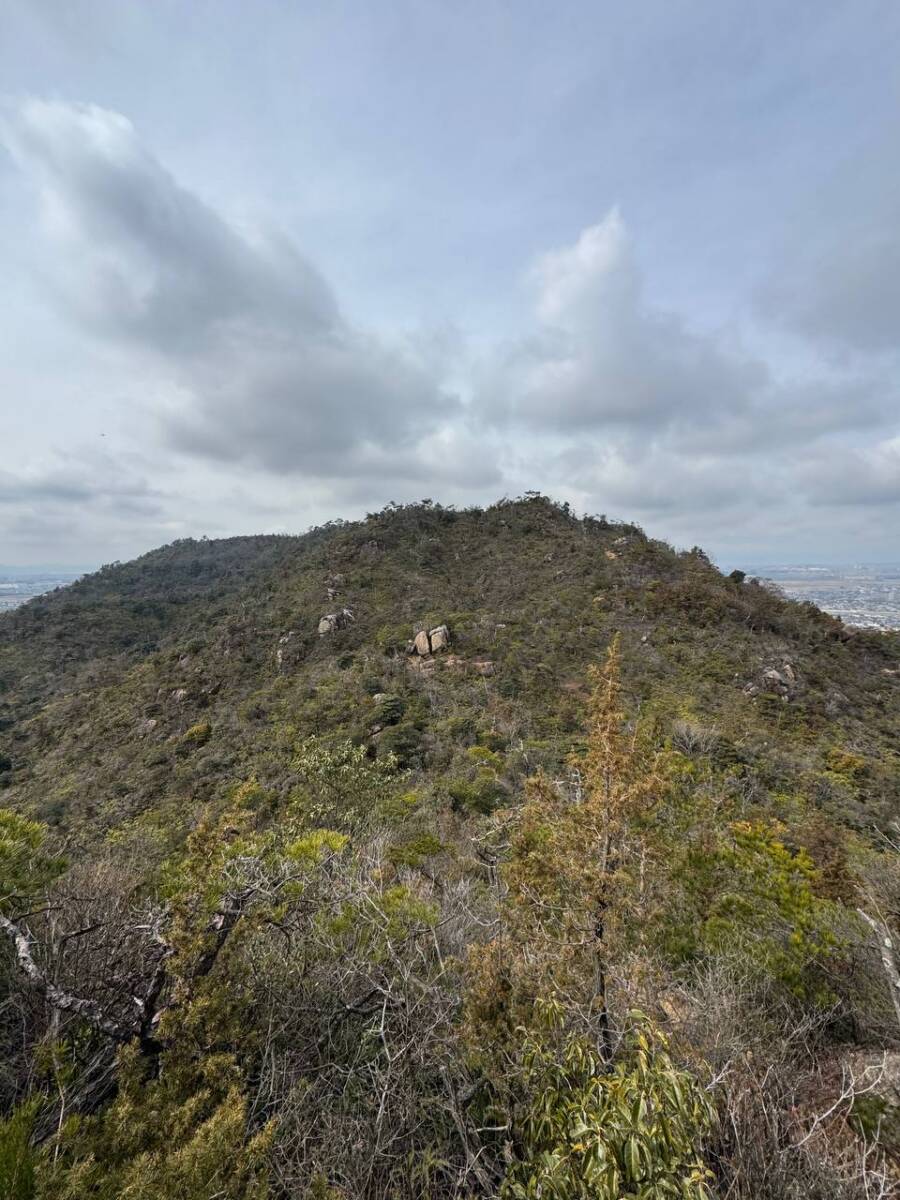 美しい山容で近江富士とも称される御上神社の御神体 『三上山』