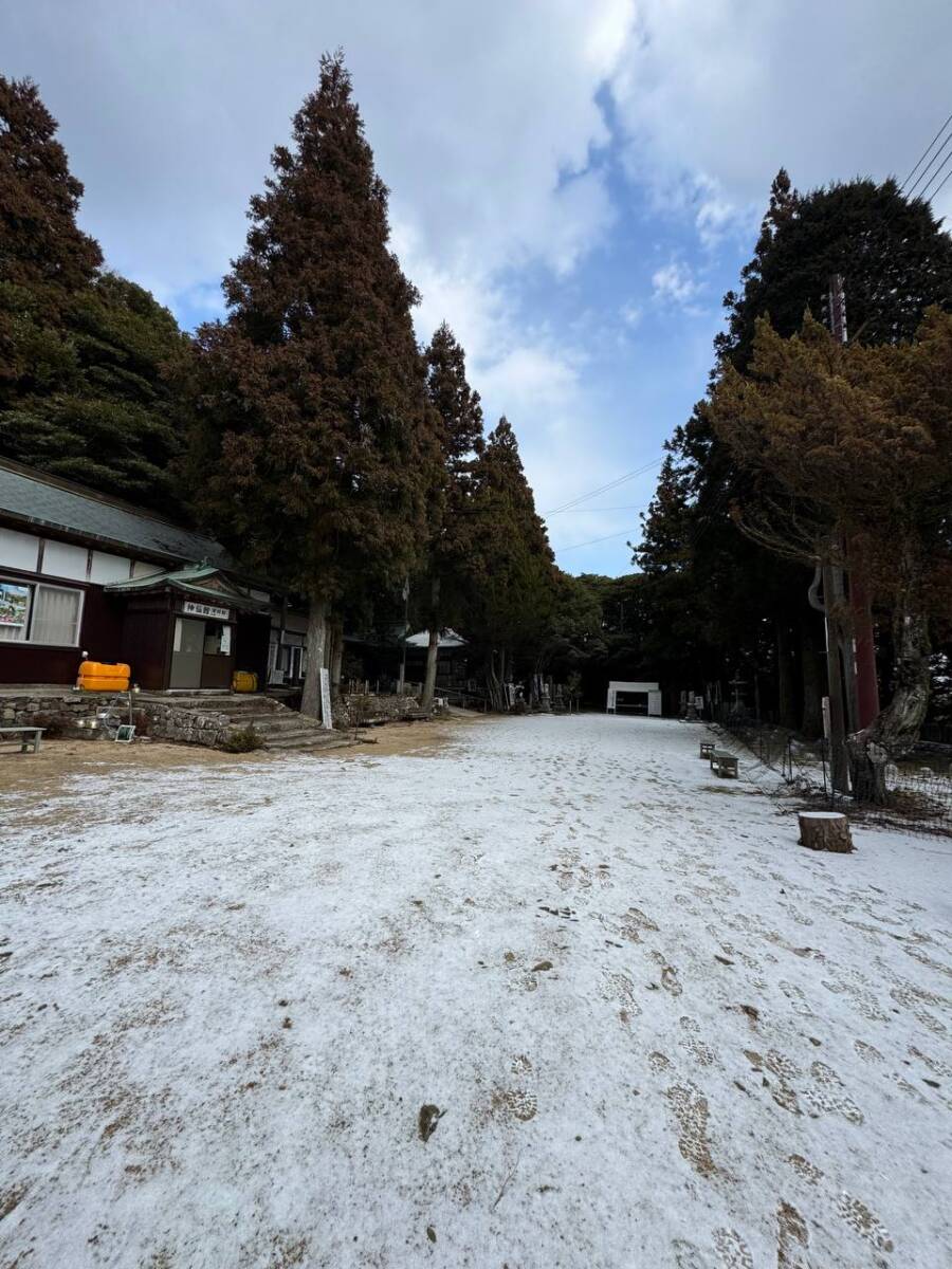 淡路島最高峰「諭鶴羽山」自然や海、神社など見どころ沢山の山