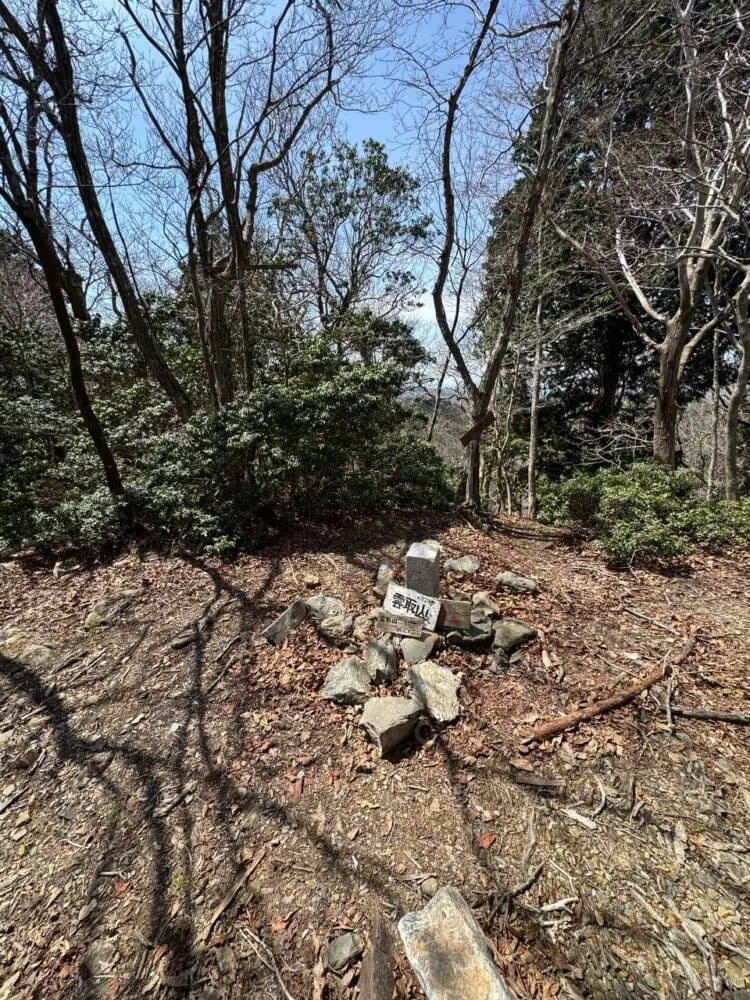 京都の奥地、たくさんの山小屋がありハイキングが楽しめる「雲取山」