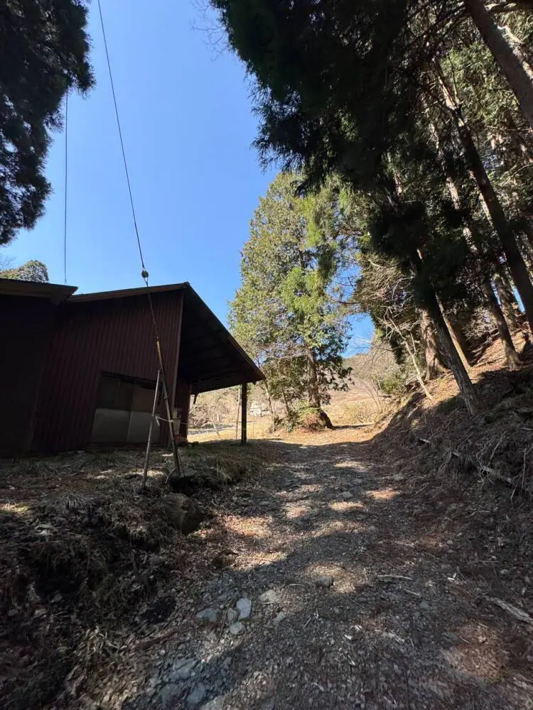 京都の奥地、たくさんの山小屋がありハイキングが楽しめる「雲取山」