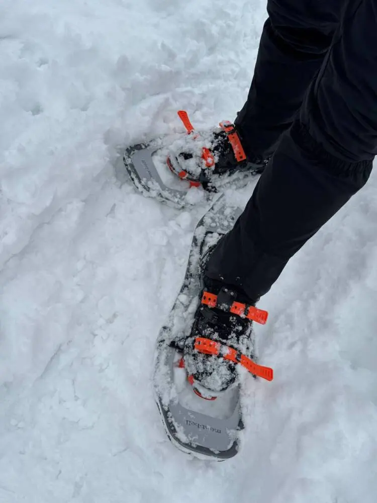 雪山登山必見！モンベルのスノーシューとワカン、どちらを選べば