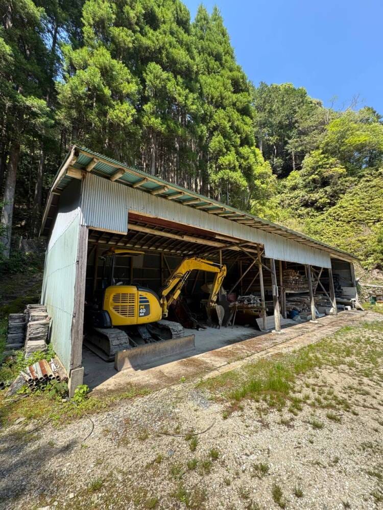 火山活動で面白い岩がたくさん見れるアドベンチャーコース 『嶽ノ森山』