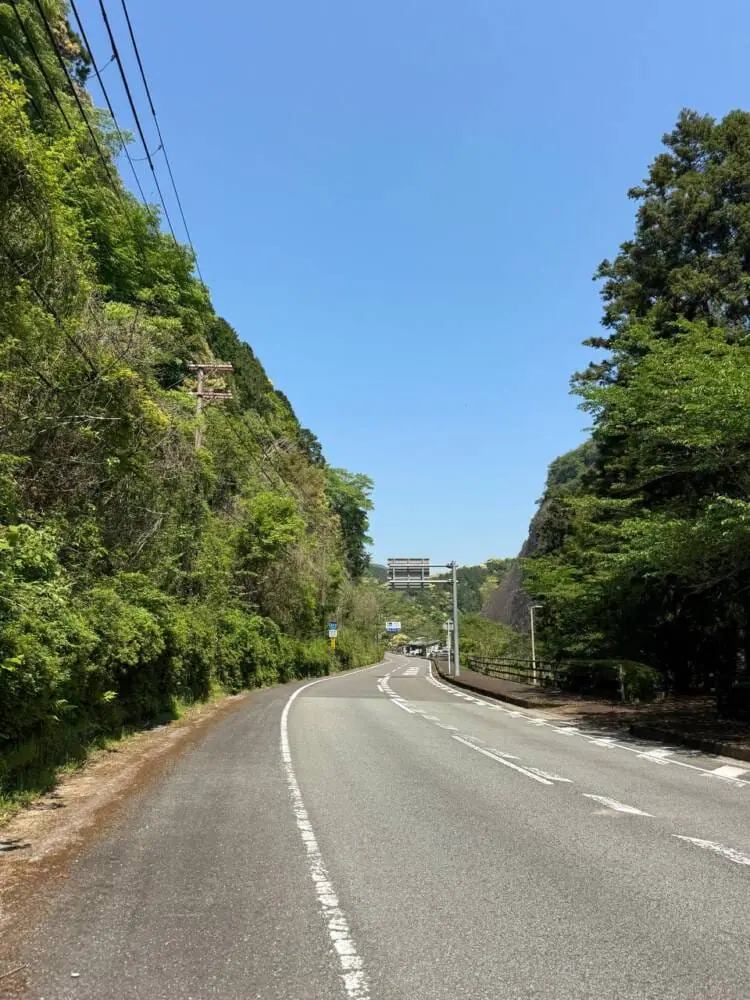 火山活動で面白い岩がたくさん見れるアドベンチャーコース 『嶽ノ森山』
