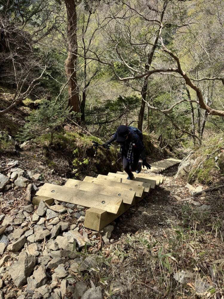 美しいナメゴ谷も楽しめる大峯奥駈道を縦走して登る『行者還岳』