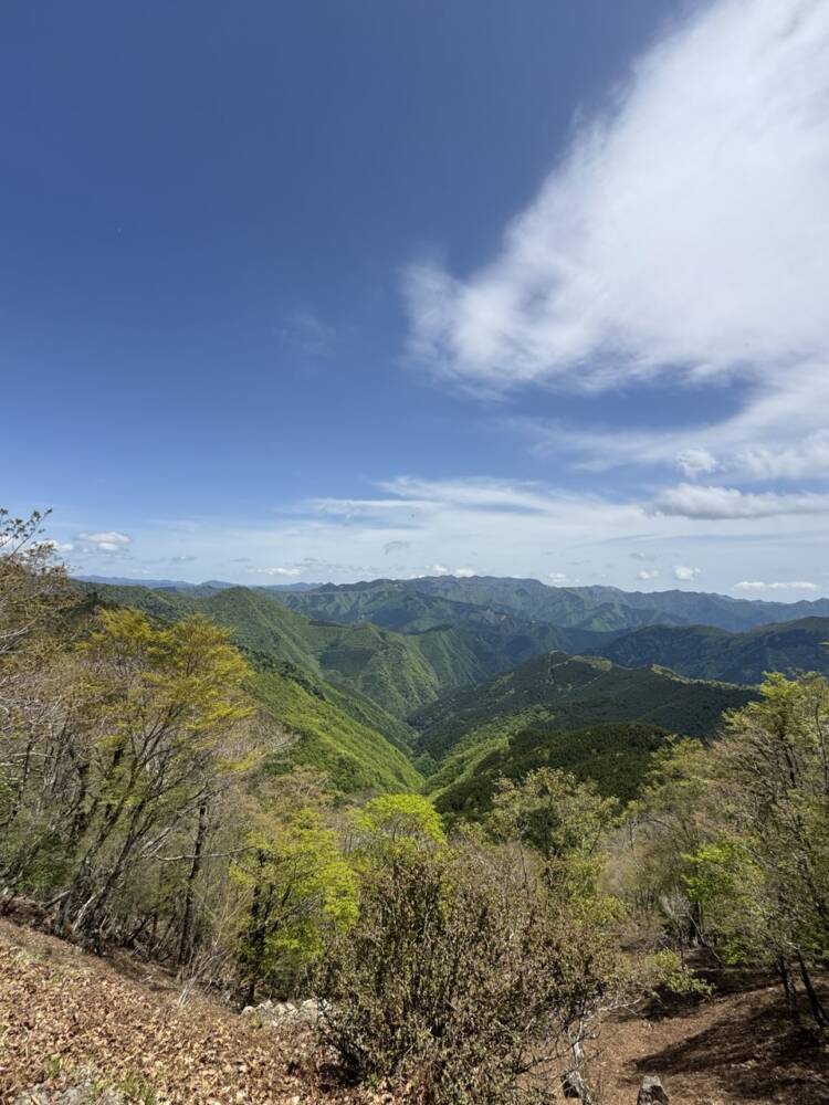 美しいナメゴ谷も楽しめる大峯奥駈道を縦走して登る『行者還岳』