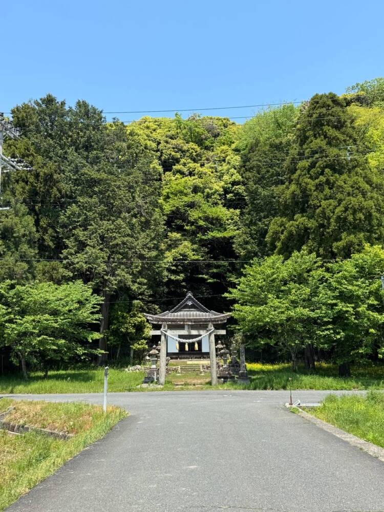 かつては活火山で山頂からの景色は青い日本海の絶景『依遅ヶ尾山』