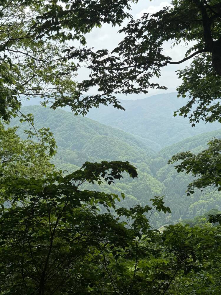 山容は美しく信仰の山ですが、登るには辛い山『七七頭ヶ岳』