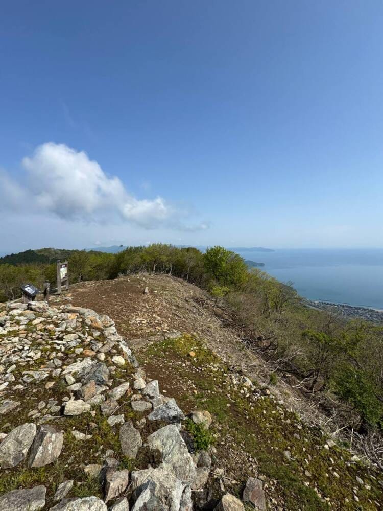 日本三景・天橋立や日本海も楽しめる丹後富士とも呼ばれる絶景の山『由良ヶ岳』
