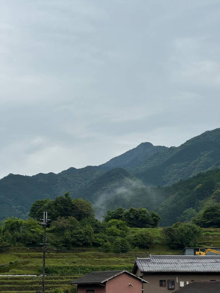 数々の集落跡地が残る景色が見れる新日本百名山『烏帽子山』