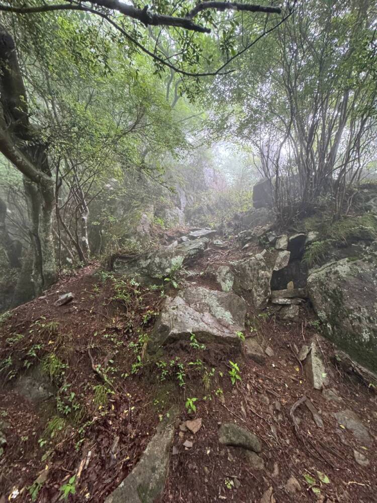 美しい山容で笠の形から播磨富士とも呼ばれる『笠形山』