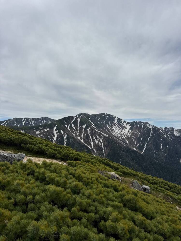 登るのは大変だが360度の絶景が広がる中央アルプスの山『将棊頭山』