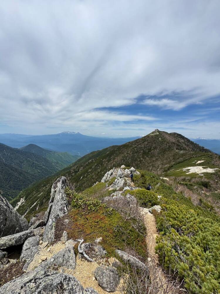 登るのは大変だが360度の絶景が広がる中央アルプスの山『将棊頭山』