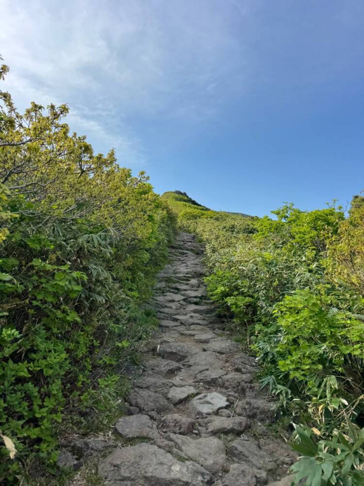 言葉では表せられないほど絶景が広がる東北の名峰『鳥海山』