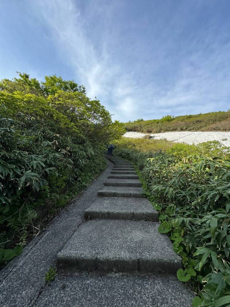 言葉では表せられないほど絶景が広がる東北の名峰『鳥海山』