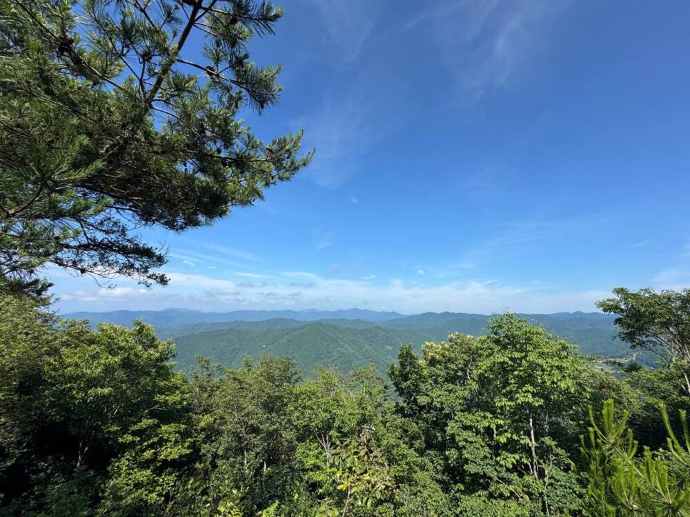 かつての鯖街道を通る歴史ある山道 『八ヶ峰』