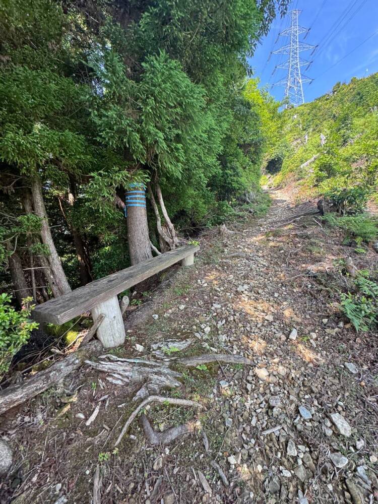 大峯山脈の山深い地にある数々の伝承が残る山 『笠捨山』