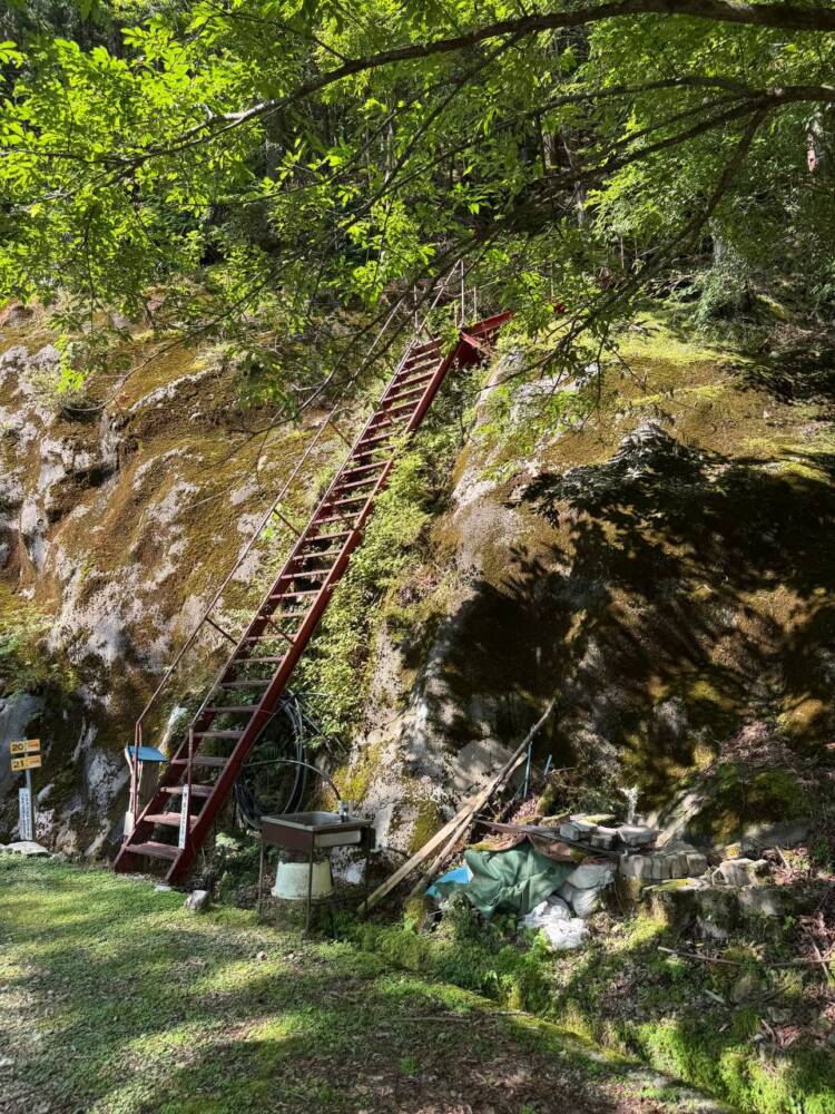 大峯山脈の山深い地にある数々の伝承が残る山 『笠捨山』