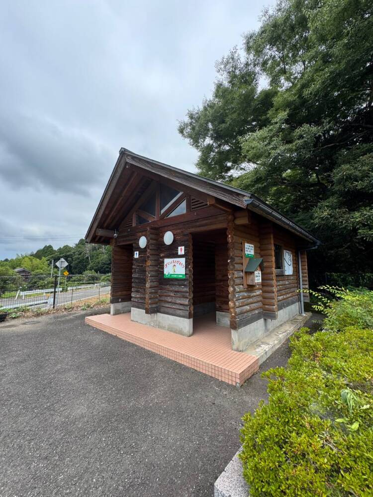 登りやすく地元に愛された今でも自然が残る山 『三十三間山』