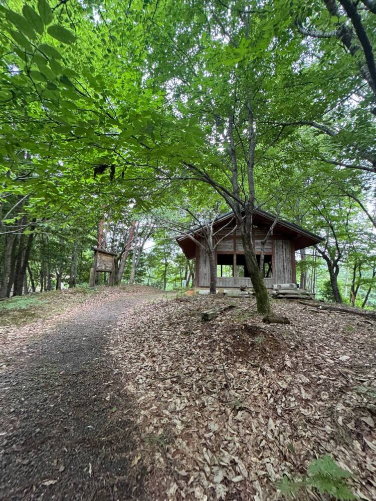 かつては密教の聖山として栄えた丹波高地の山 『長老ヶ岳』