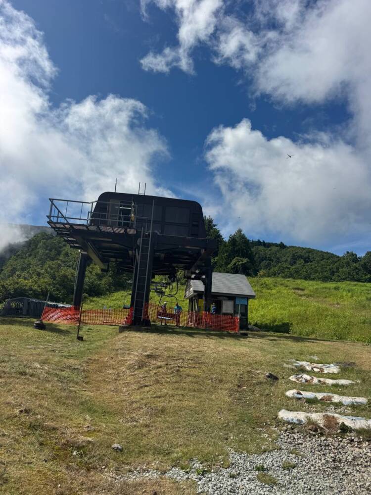 ロープウェイ、リフトを利用して吾妻山連峰の最高峰『西吾妻山』