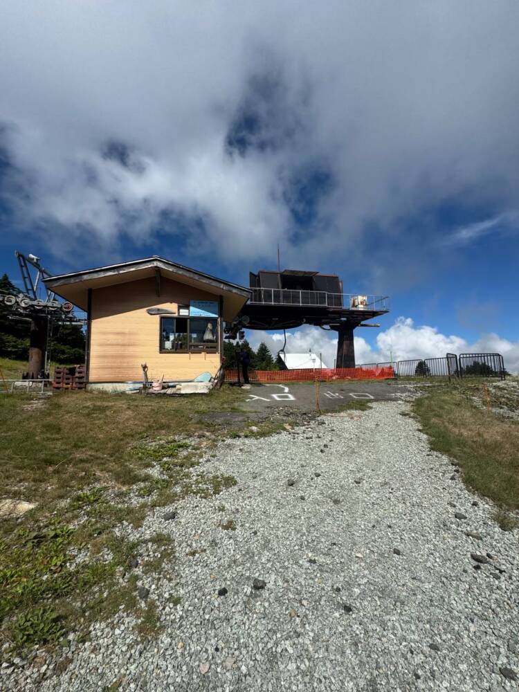 ロープウェイ、リフトを利用して吾妻山連峰の最高峰『西吾妻山』