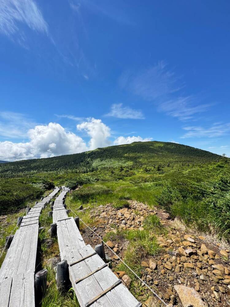 ロープウェイ、リフトを利用して吾妻山連峰の最高峰『西吾妻山』